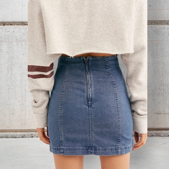 Free People Women's Faded Indigo Modern Femme Denim Short Mini Skirt - Picture 3 of 6